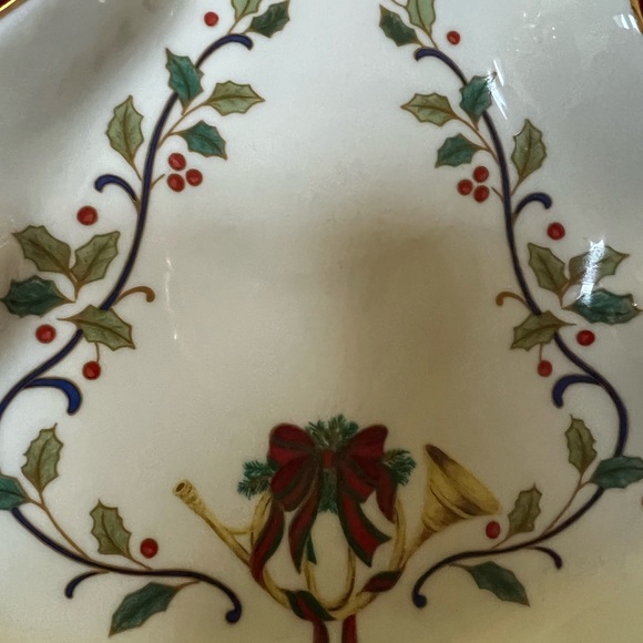 Mikasa “ Holiday Elegance “ Christmas Tree Dish. - Picture 3 of 8